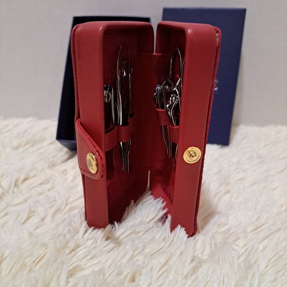 Royce New York Compact Manicure Kit - Picture 2 of 8